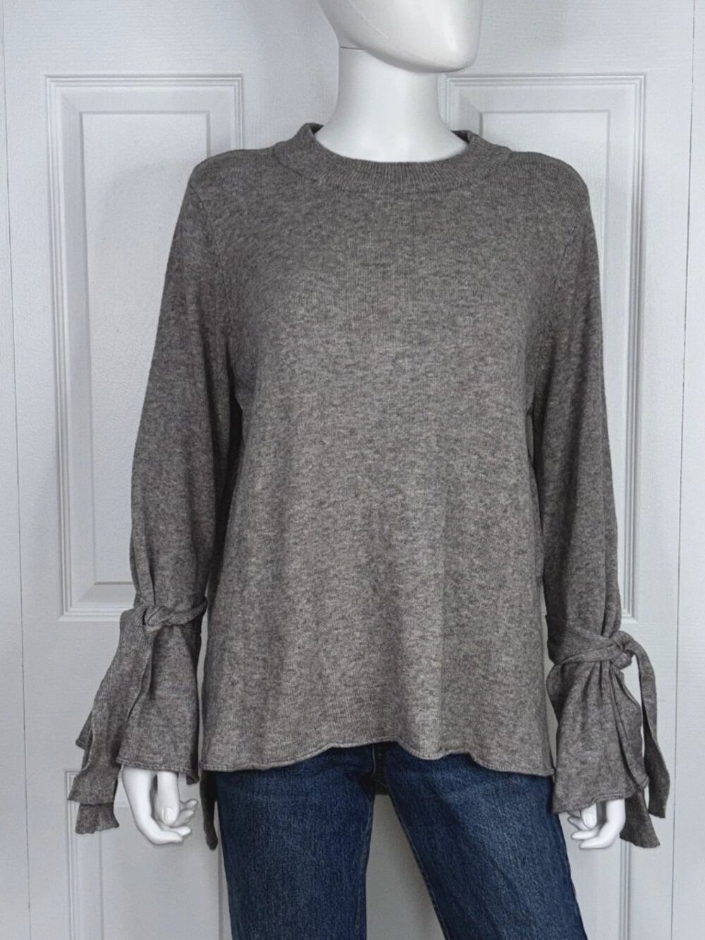 M MADE IN ITALY women's knit sweater size Medium LIKE NEW